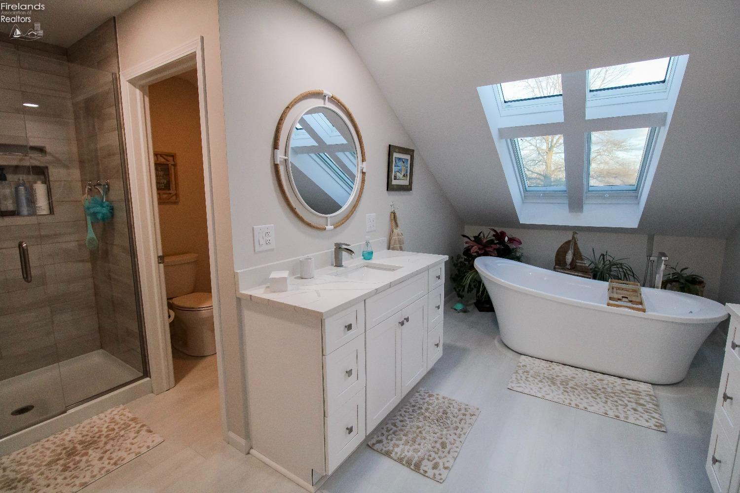 Huron, Ohio 44839, United States, 4 Bedrooms Bedrooms, ,3 BathroomsBathrooms,Residential,Contingent,9517