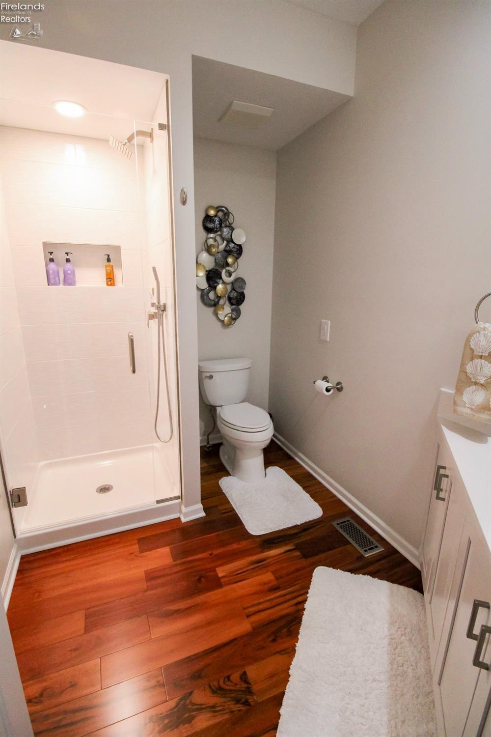 Huron, Ohio 44839, United States, 4 Bedrooms Bedrooms, ,3 BathroomsBathrooms,Residential,Contingent,9517