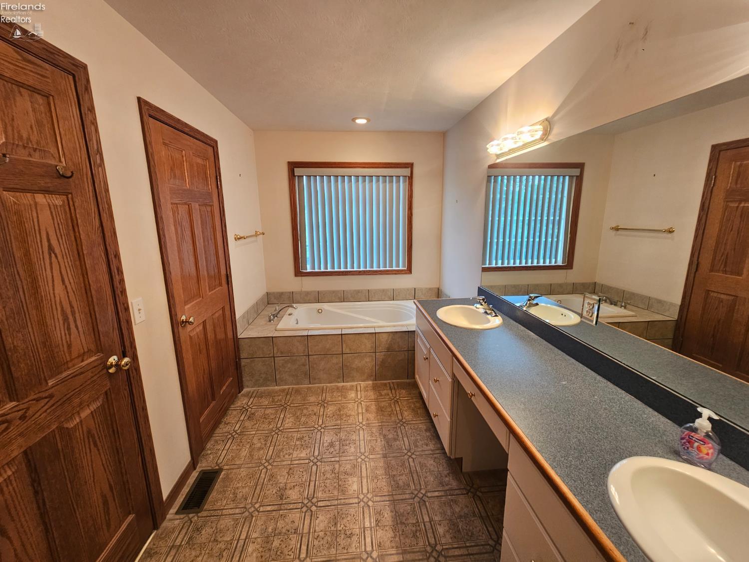 100 Parkview Place Pl, Bellevue, Texas image 27