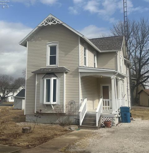 Homes For Sale - 114 W Lincoln Street<br/> Lindsey, OH 43442