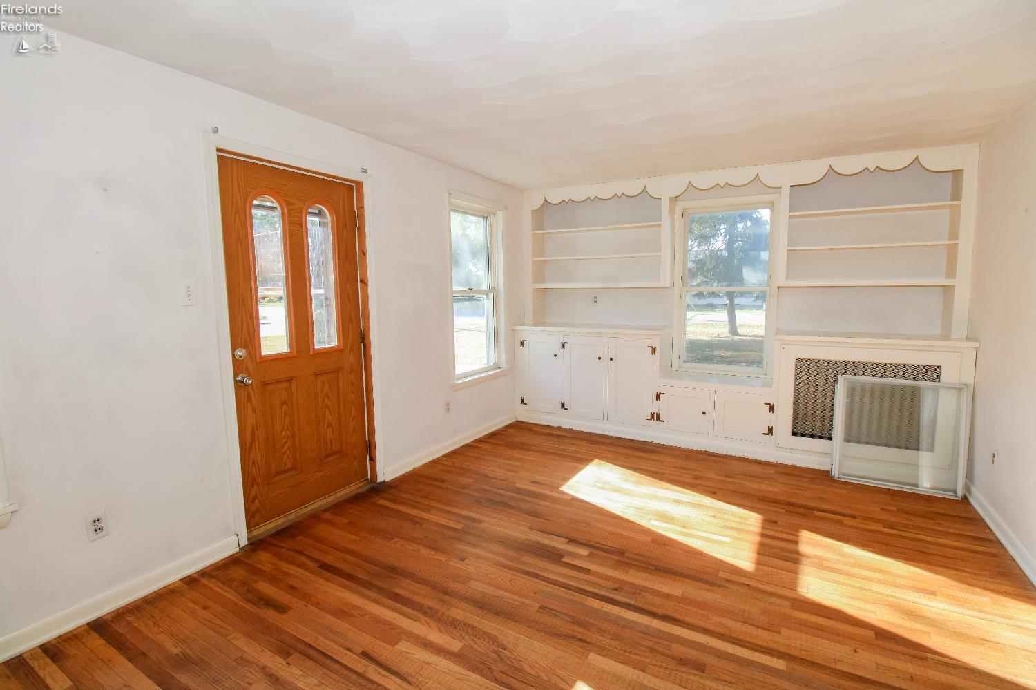 Sandusky, Ohio 44870, United States, 4 Bedrooms Bedrooms, ,1 BathroomBathrooms,Residential,Coming Soon,219443