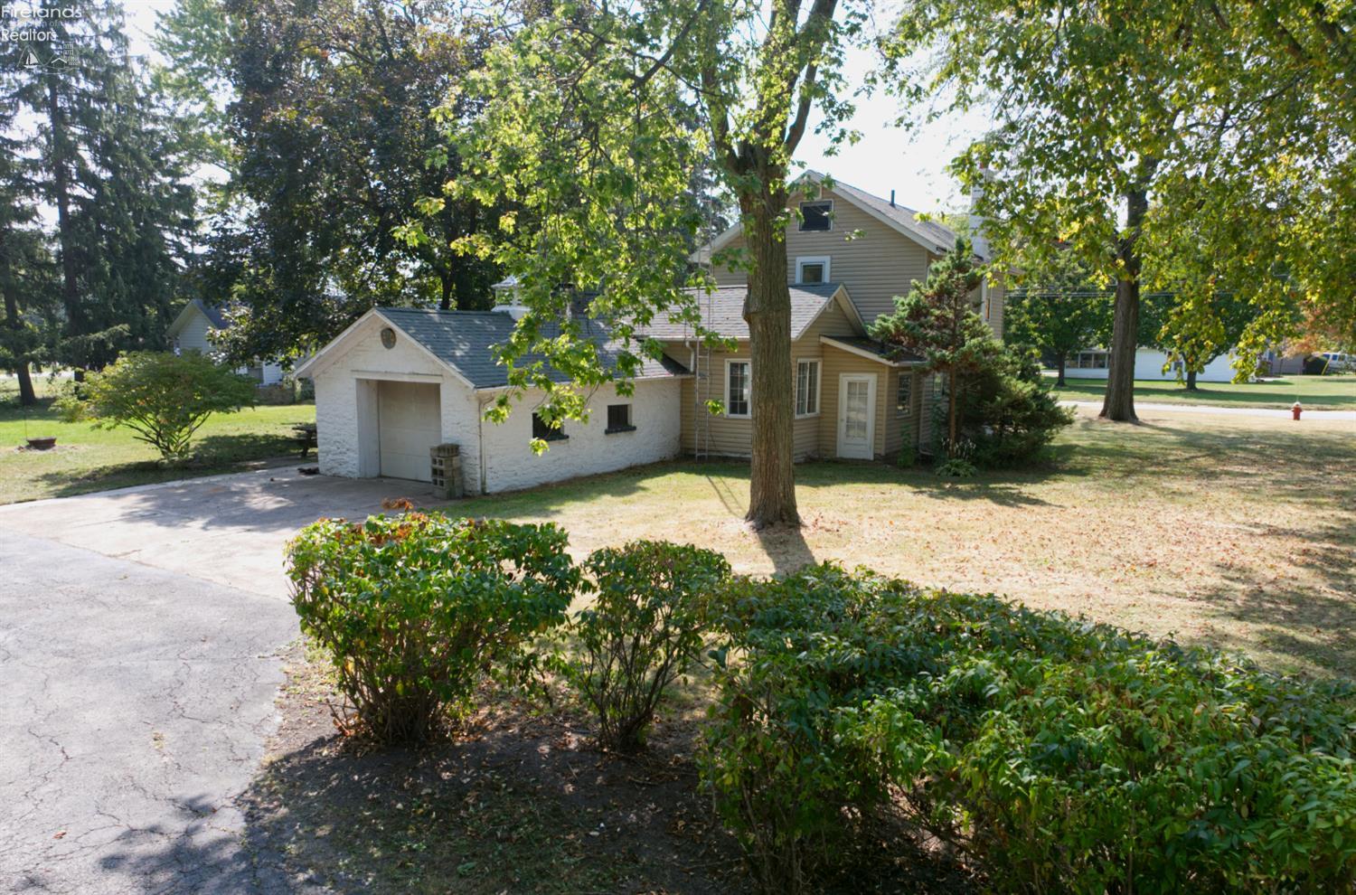 Sandusky, Ohio 44870, United States, 4 Bedrooms Bedrooms, ,1 BathroomBathrooms,Residential,Coming Soon,219443