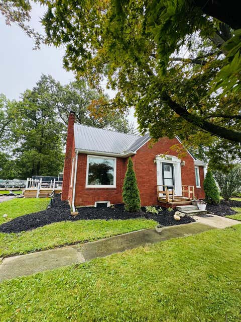 Homes For Sale - 805 Maplewood St<br/> Willard, OH 44890