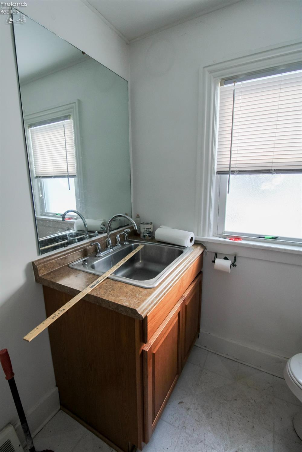 Elyria, Ohio 44035, United States, ,Residential,Active,2519