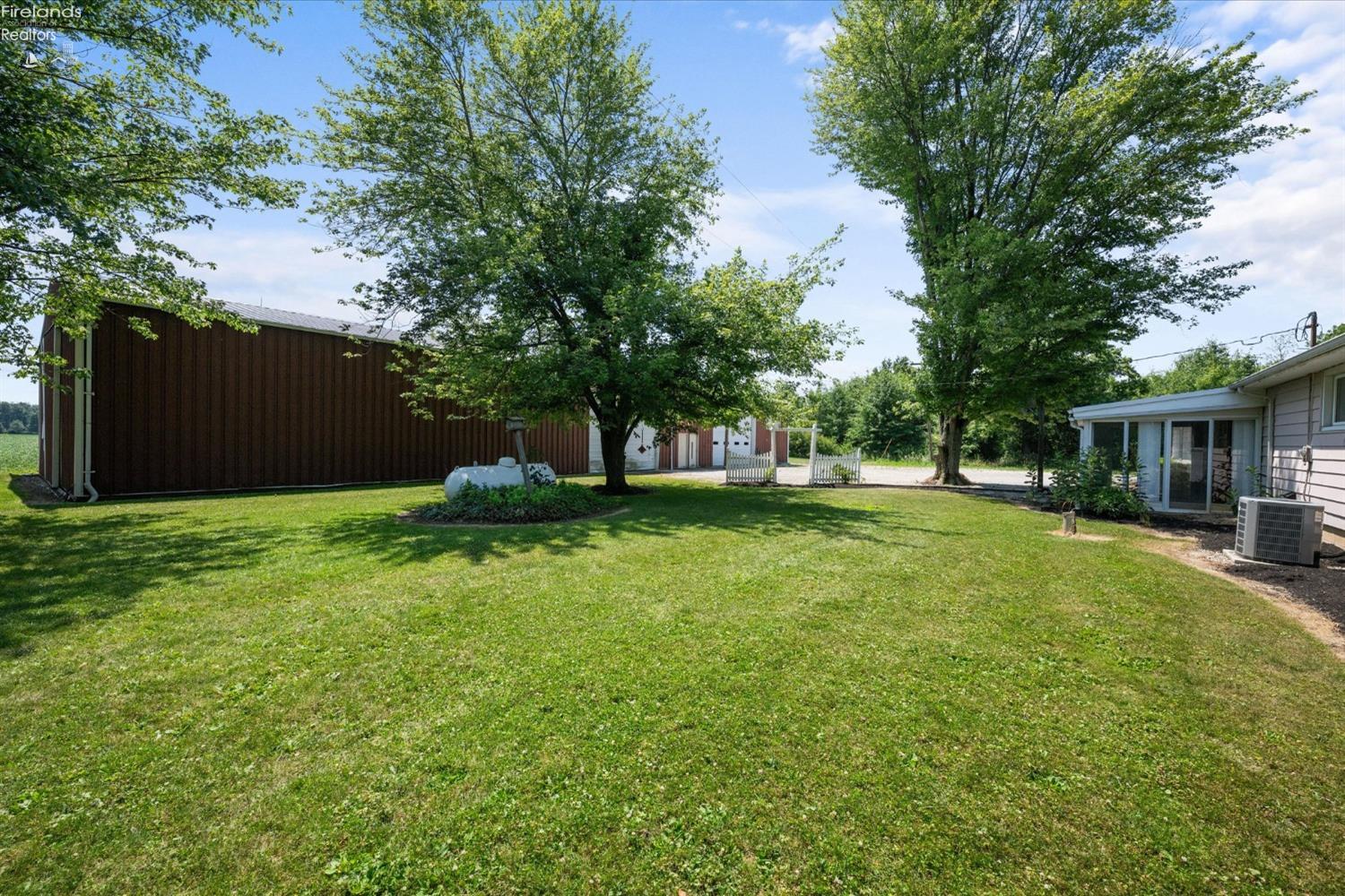 8230 W Stump Road, Oak Harbor, Ohio image 44