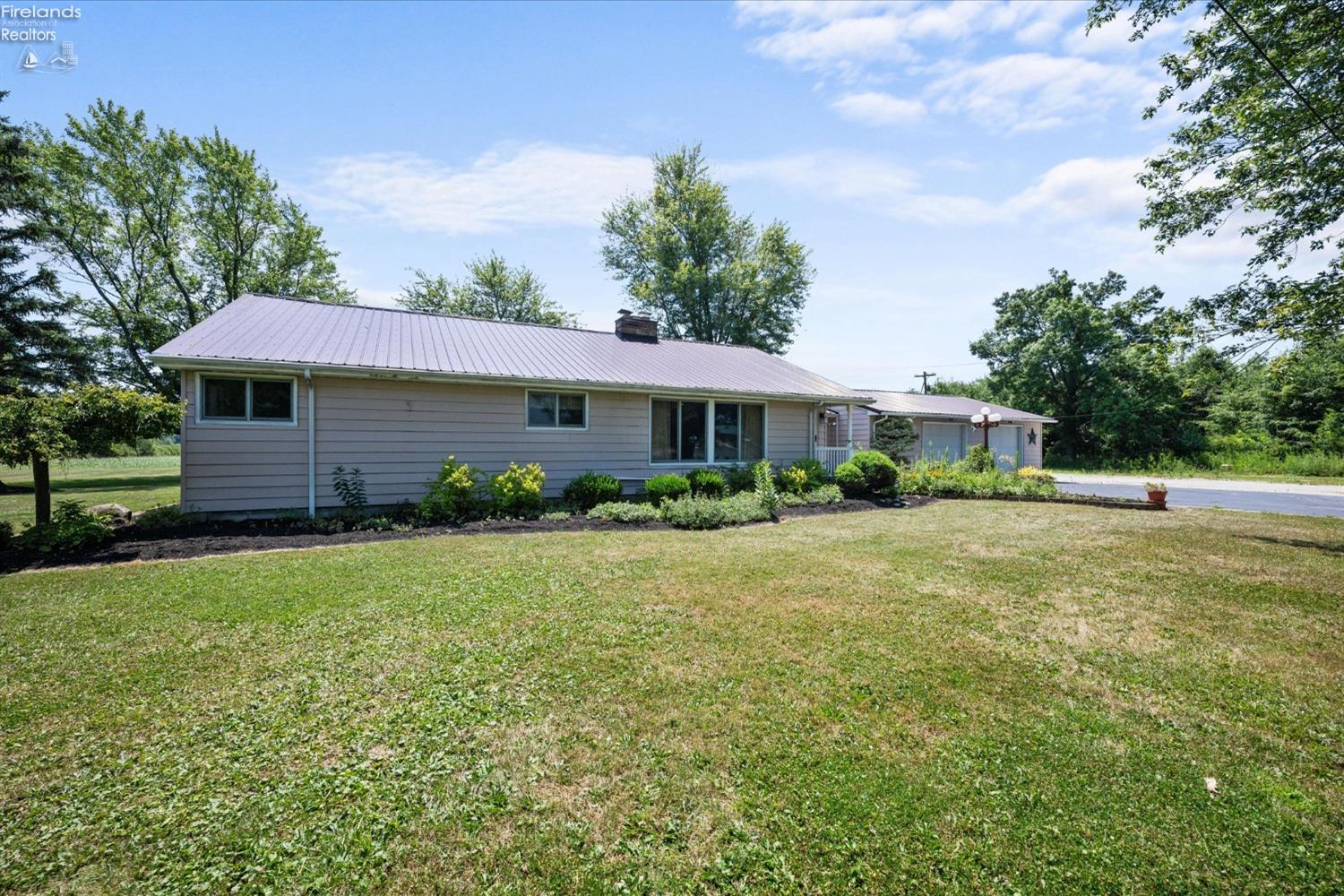 8230 W Stump Road, Oak Harbor, Ohio image 2