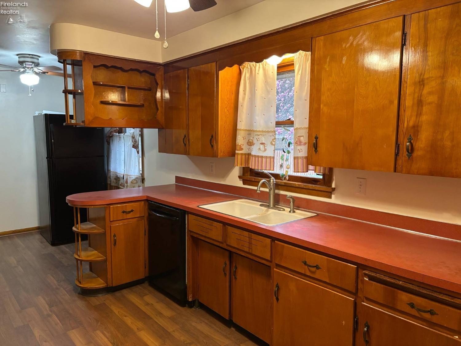 132 Forest Hill Drive, Amherst, Ohio image 5