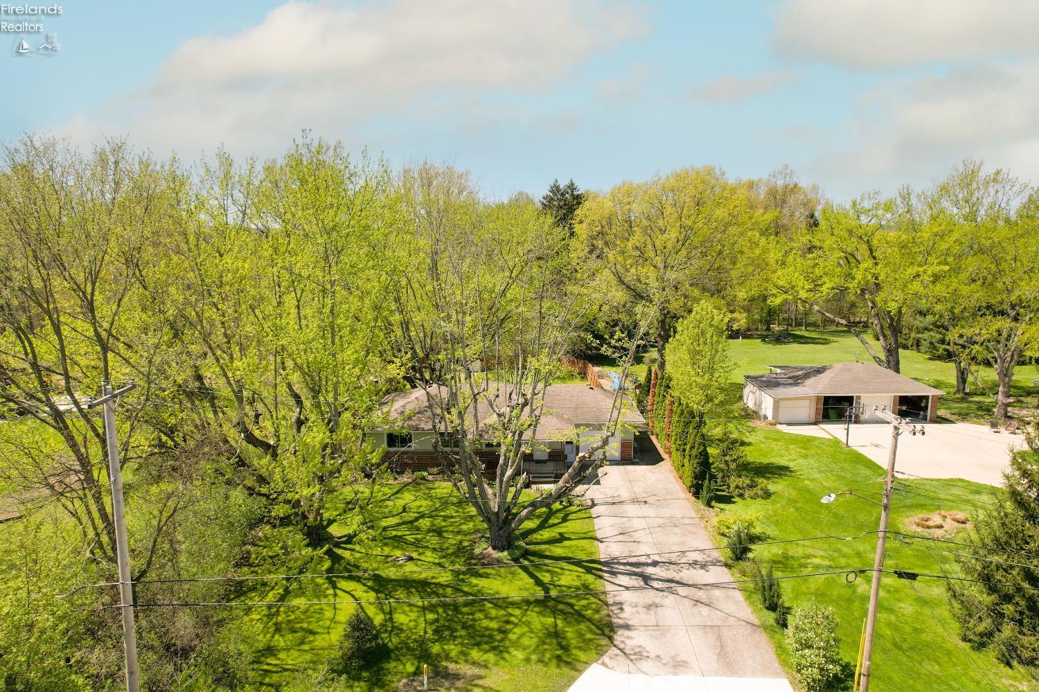 132 Forest Hill Drive, Amherst, Ohio image 29