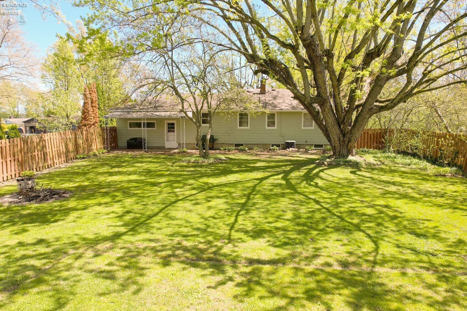 132 Forest Hill Drive, Amherst, Ohio image 31