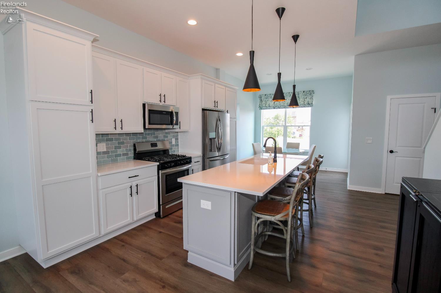 Sandusky, Ohio 44870, United States, 2 Bedrooms Bedrooms, ,3 BathroomsBathrooms,Residential,Pending,180557