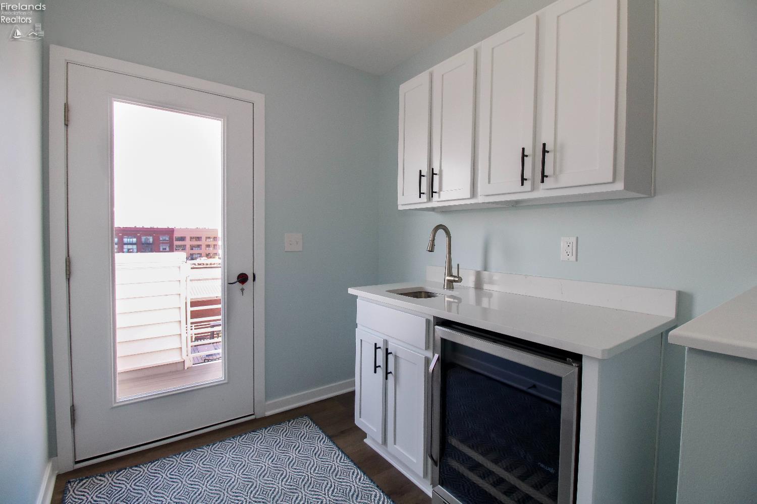 Sandusky, Ohio 44870, United States, 2 Bedrooms Bedrooms, ,3 BathroomsBathrooms,Residential,Pending,180557