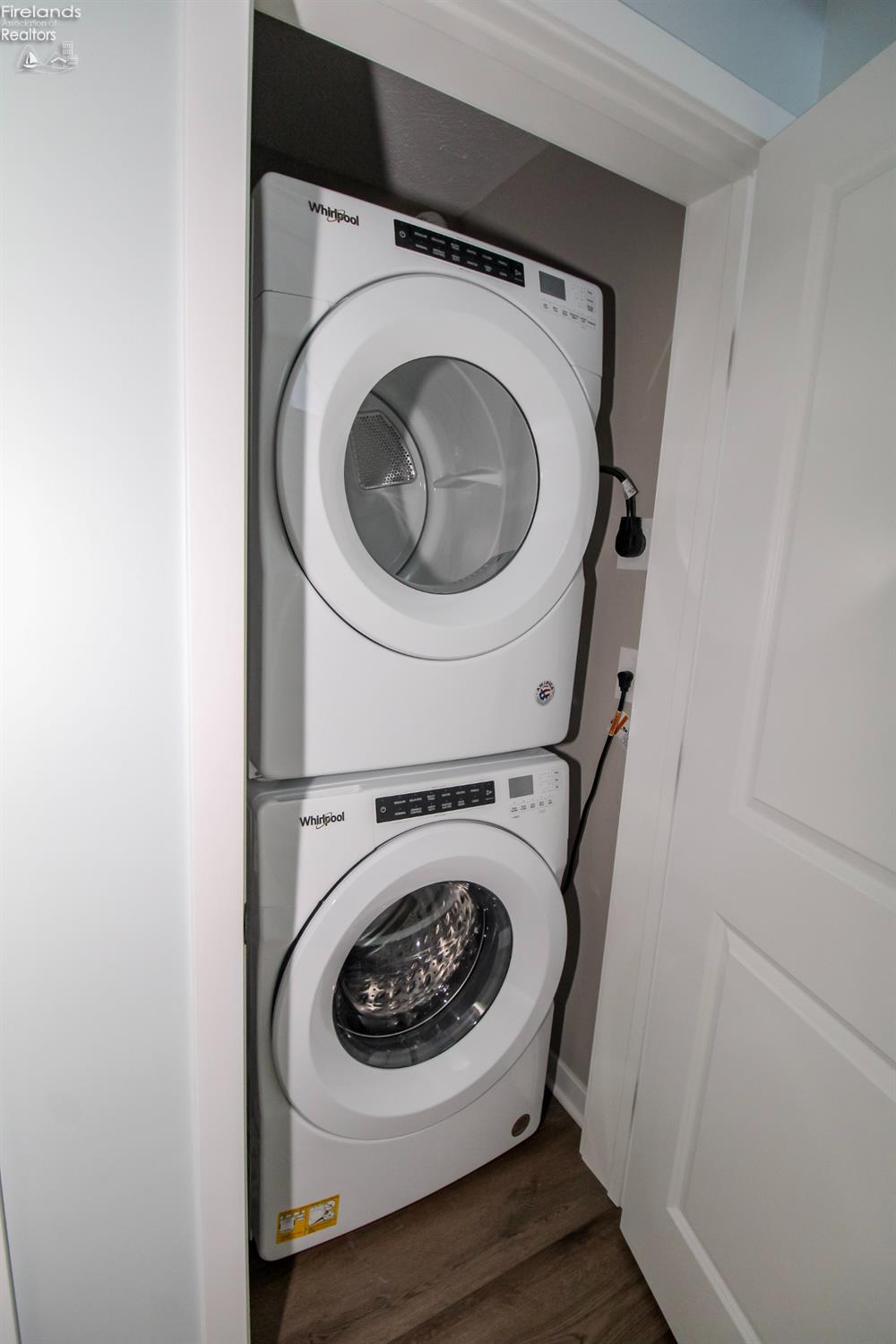 Sandusky, Ohio 44870, United States, 2 Bedrooms Bedrooms, ,3 BathroomsBathrooms,Residential,Pending,180557