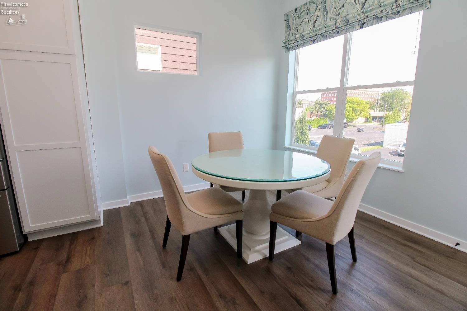 Sandusky, Ohio 44870, United States, 2 Bedrooms Bedrooms, ,3 BathroomsBathrooms,Residential,Pending,180557