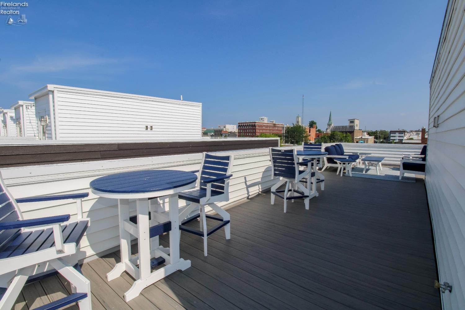 Sandusky, Ohio 44870, United States, 2 Bedrooms Bedrooms, ,3 BathroomsBathrooms,Residential,Pending,180557