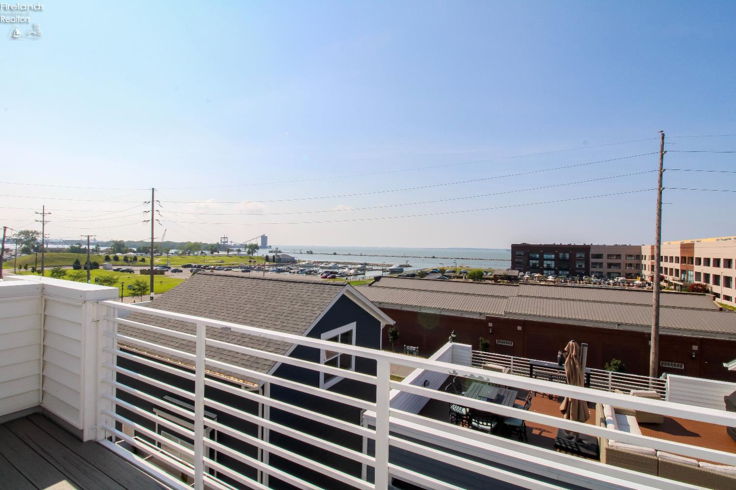 Sandusky, Ohio 44870, United States, 2 Bedrooms Bedrooms, ,3 BathroomsBathrooms,Residential,Pending,180557