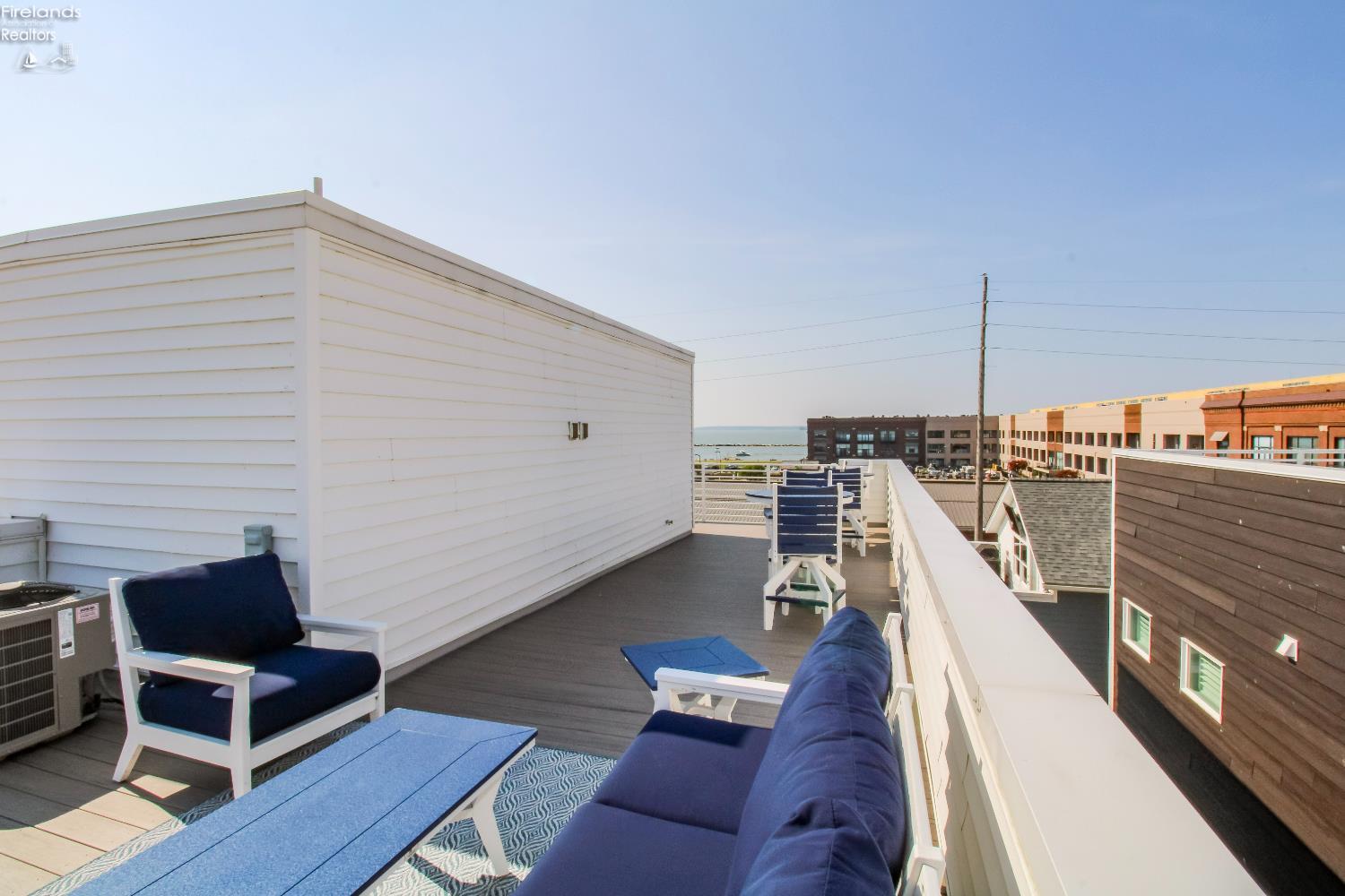 Sandusky, Ohio 44870, United States, 2 Bedrooms Bedrooms, ,3 BathroomsBathrooms,Residential,Pending,180557