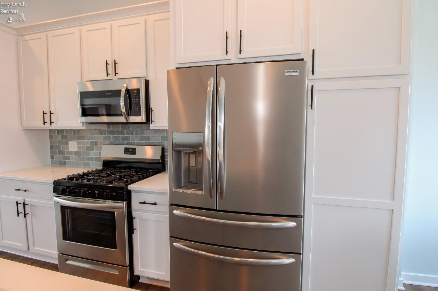 Sandusky, Ohio 44870, United States, 2 Bedrooms Bedrooms, ,3 BathroomsBathrooms,Residential,Pending,180557