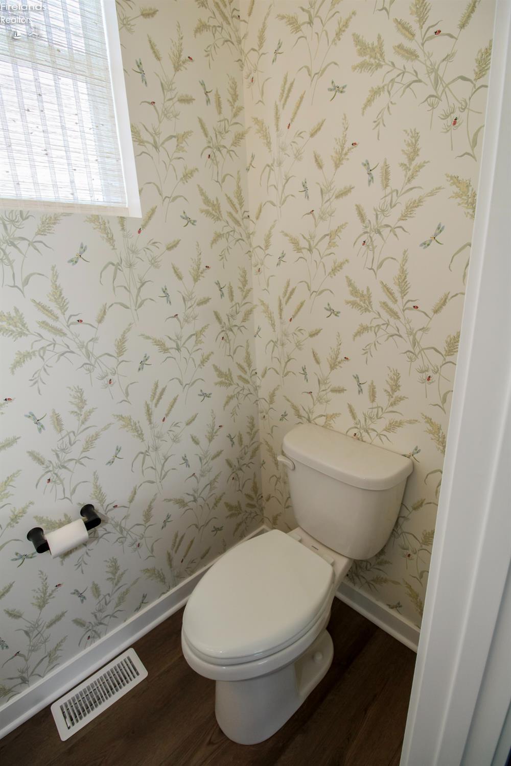 Sandusky, Ohio 44870, United States, 2 Bedrooms Bedrooms, ,3 BathroomsBathrooms,Residential,Pending,180557