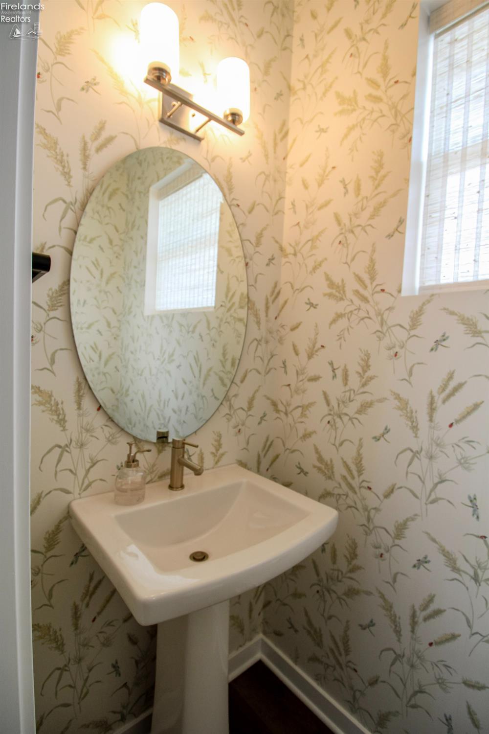 Sandusky, Ohio 44870, United States, 2 Bedrooms Bedrooms, ,3 BathroomsBathrooms,Residential,Pending,180557