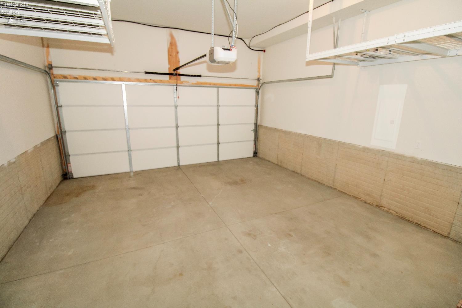 Sandusky, Ohio 44870, United States, 2 Bedrooms Bedrooms, ,3 BathroomsBathrooms,Residential,Pending,180557