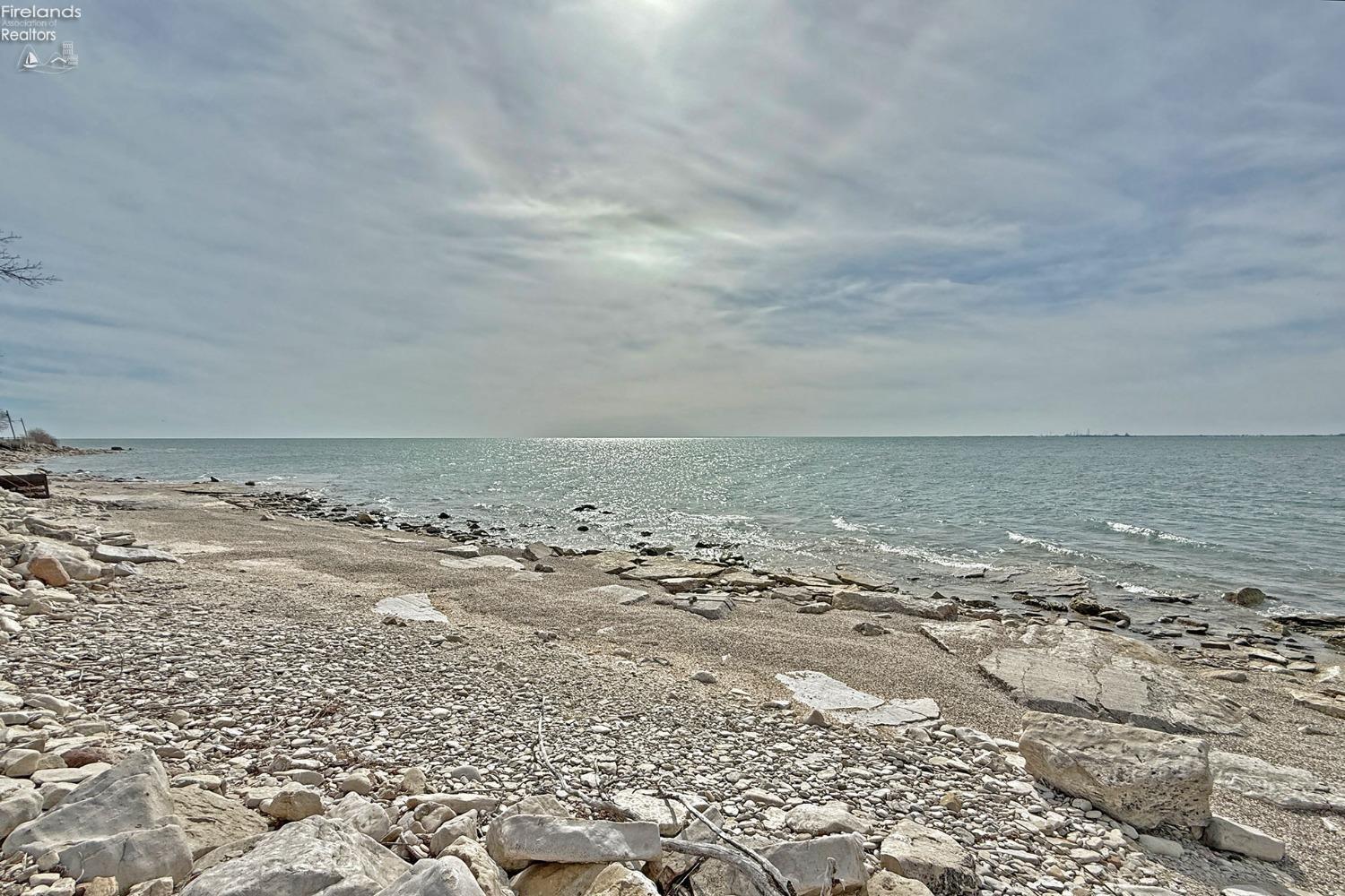 705 E Lakeshore Boulevard, Kelleys Island, Ohio image 4