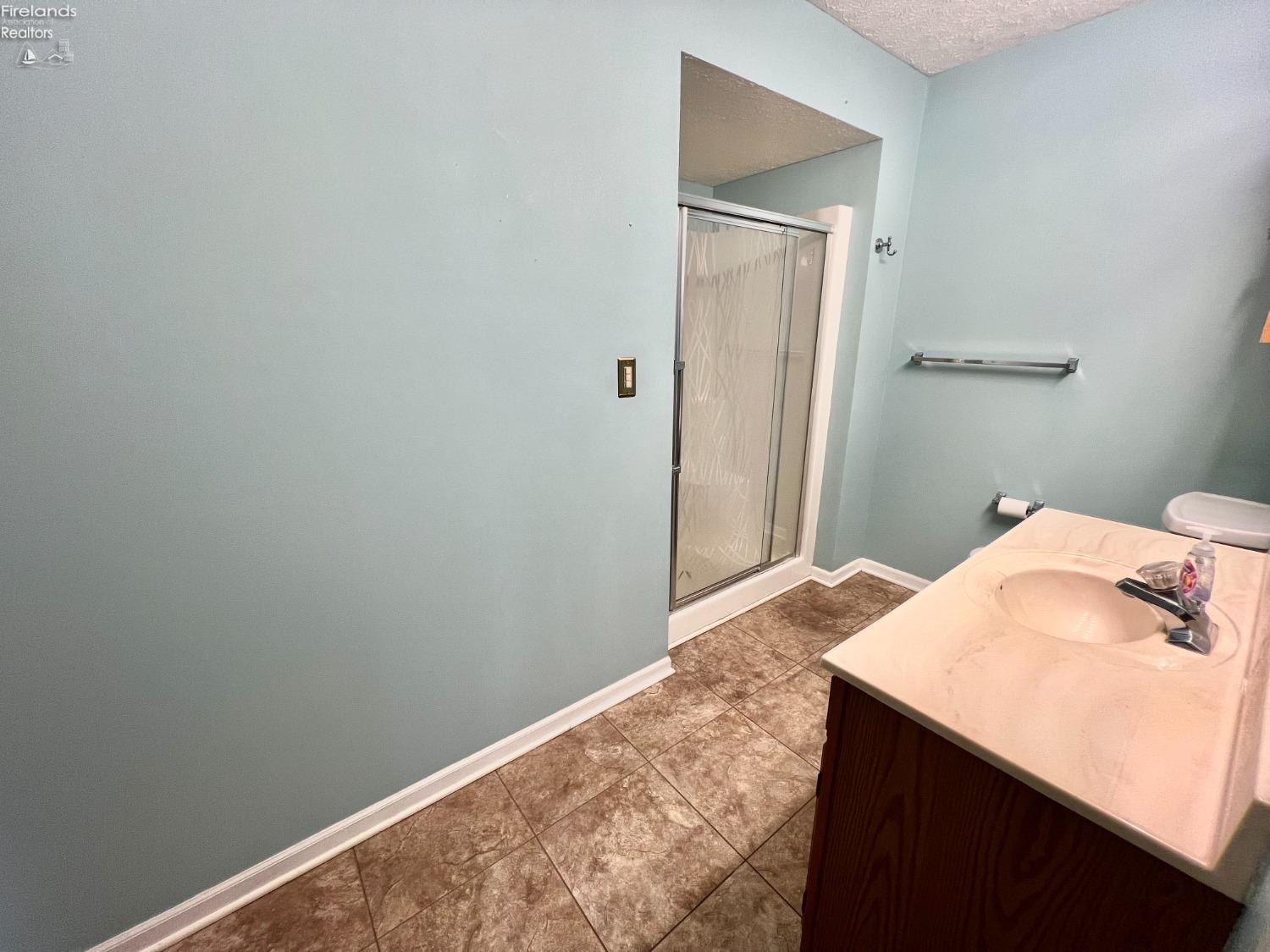 450 Autumnwood Drive, Tiffin, Ohio image 10