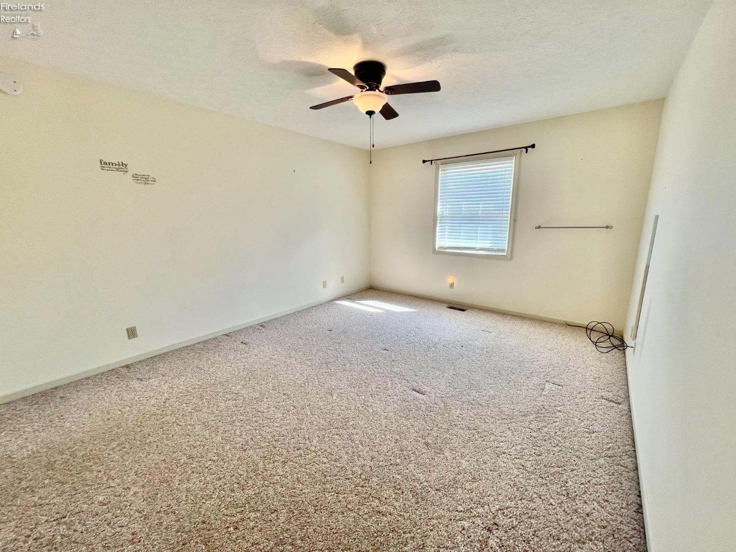 450 Autumnwood Drive, Tiffin, Ohio image 7