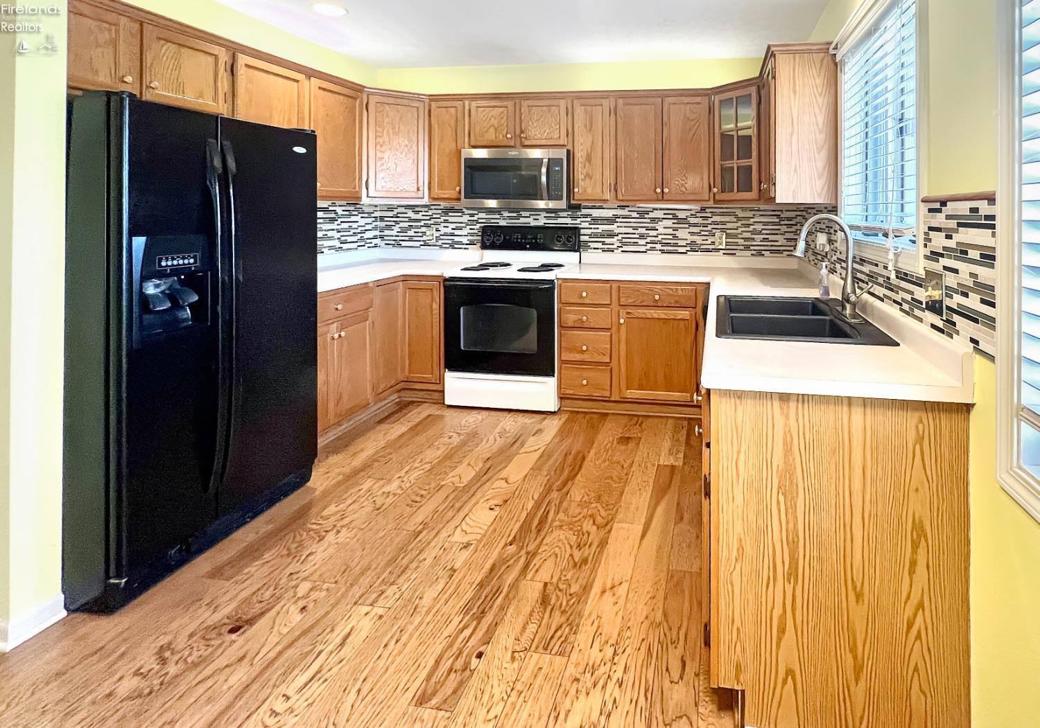 450 Autumnwood Drive, Tiffin, Ohio image 3
