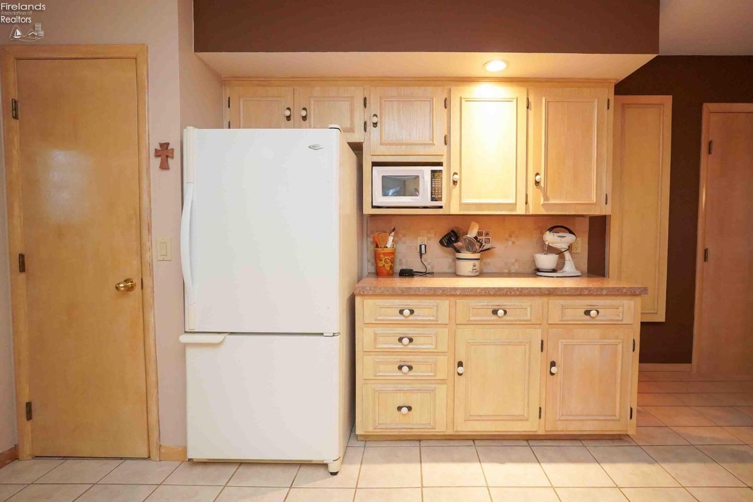 114 Wisteria Drive, Fremont, Ohio image 29