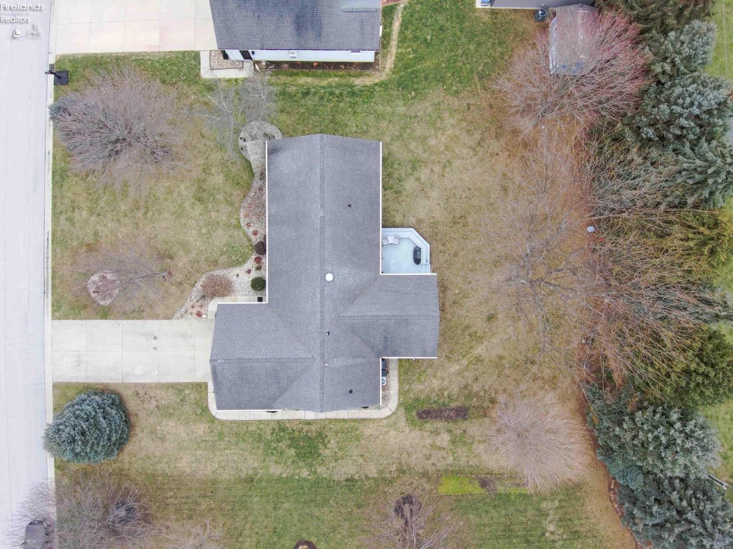 114 Wisteria Drive, Fremont, Ohio image 10