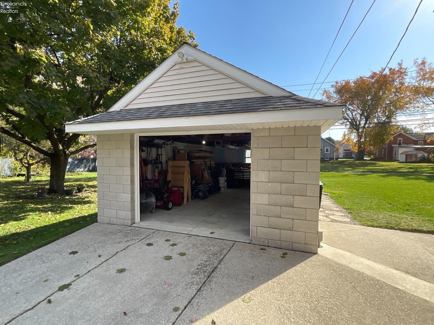 609 Fourth (4th) Street, Fremont, Ohio image 9