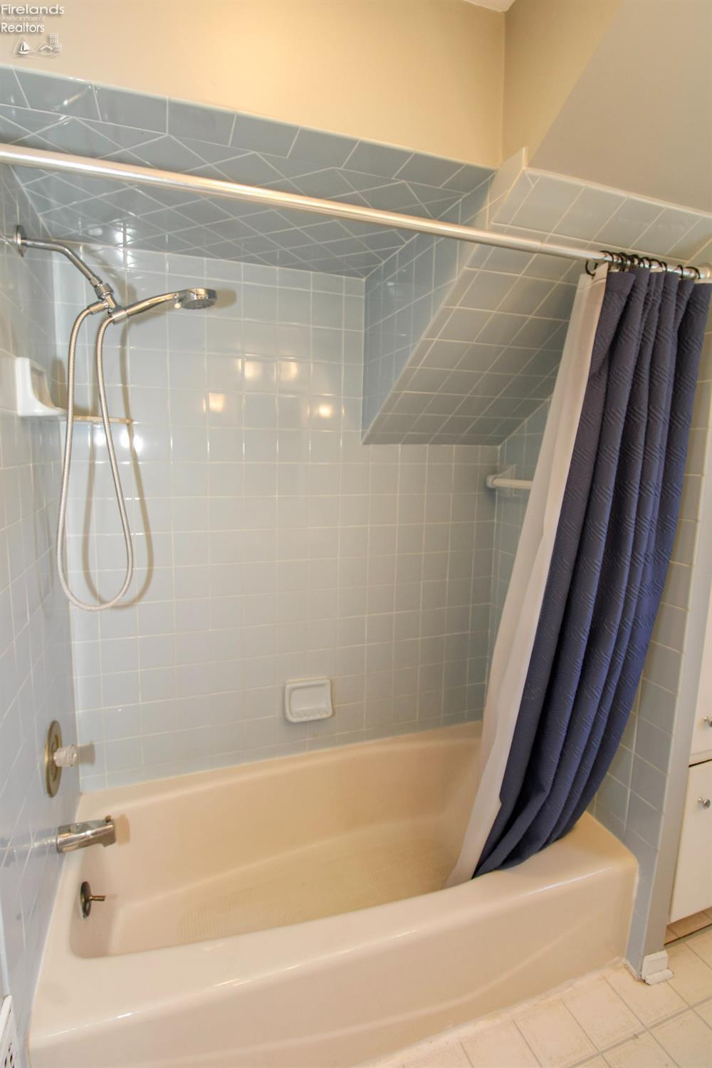 Sandusky, Ohio 44870, United States, 3 Bedrooms Bedrooms, ,2 BathroomsBathrooms,Residential,Active,165587