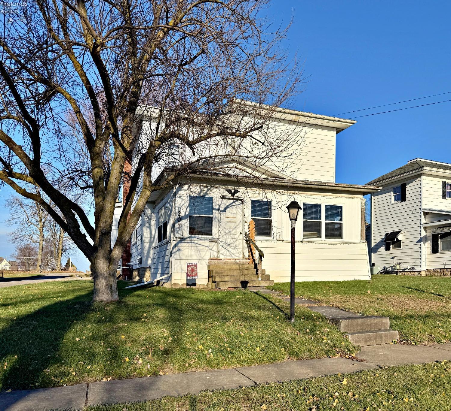 207 E Tiffin Street, Attica, Ohio image 1