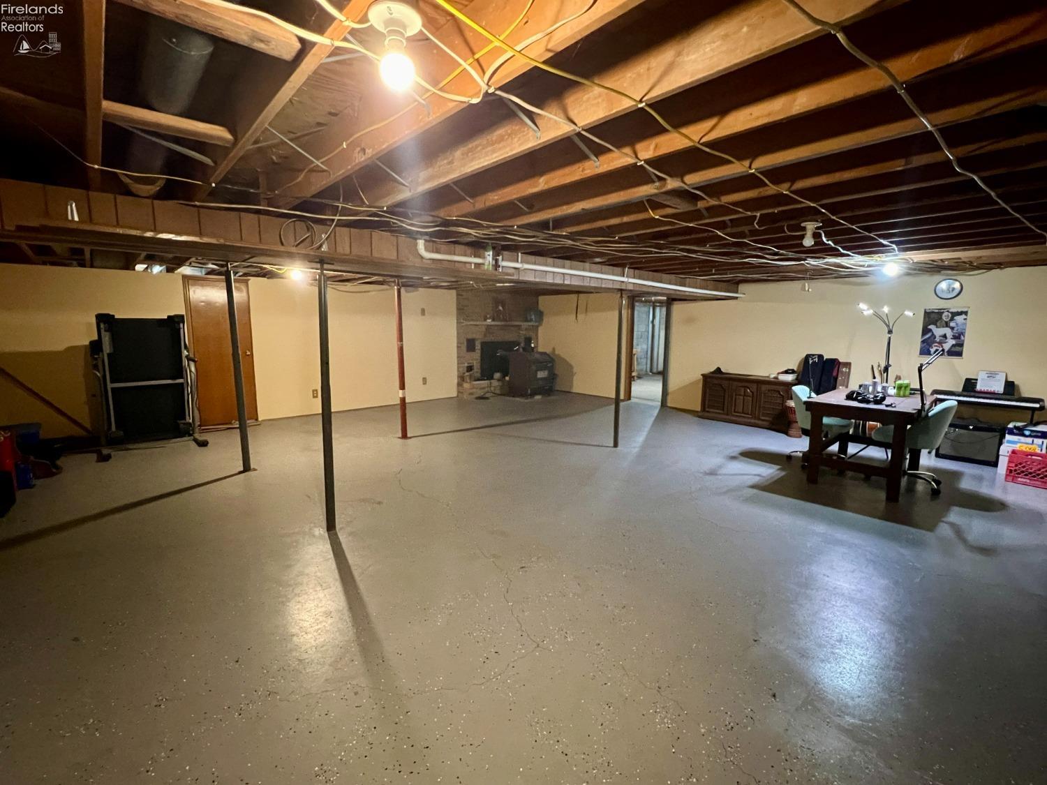 660 W County Road 6 Drive, Tiffin, Ohio image 35