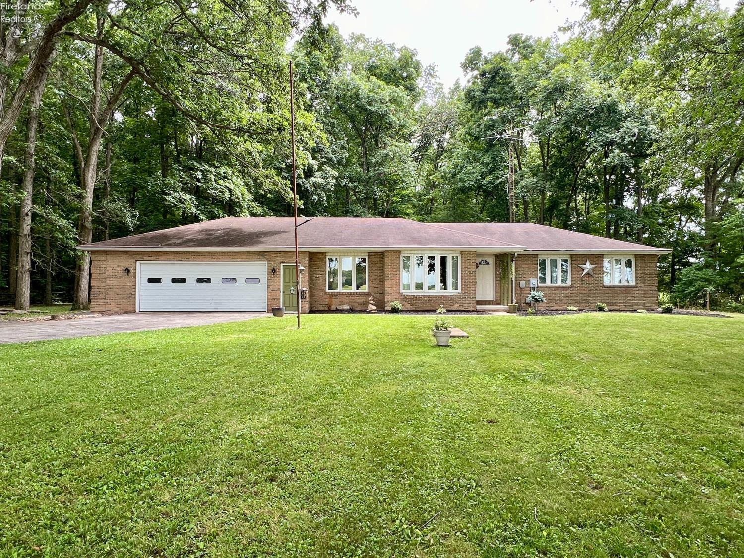 660 W County Road 6 Drive, Tiffin, Ohio image 1
