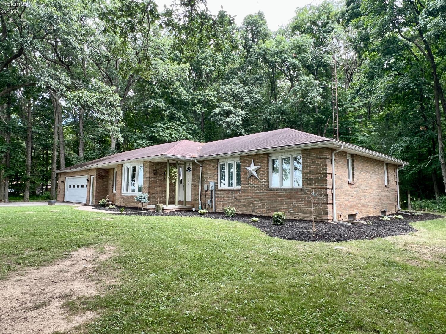660 W County Road 6 Drive, Tiffin, Ohio image 3