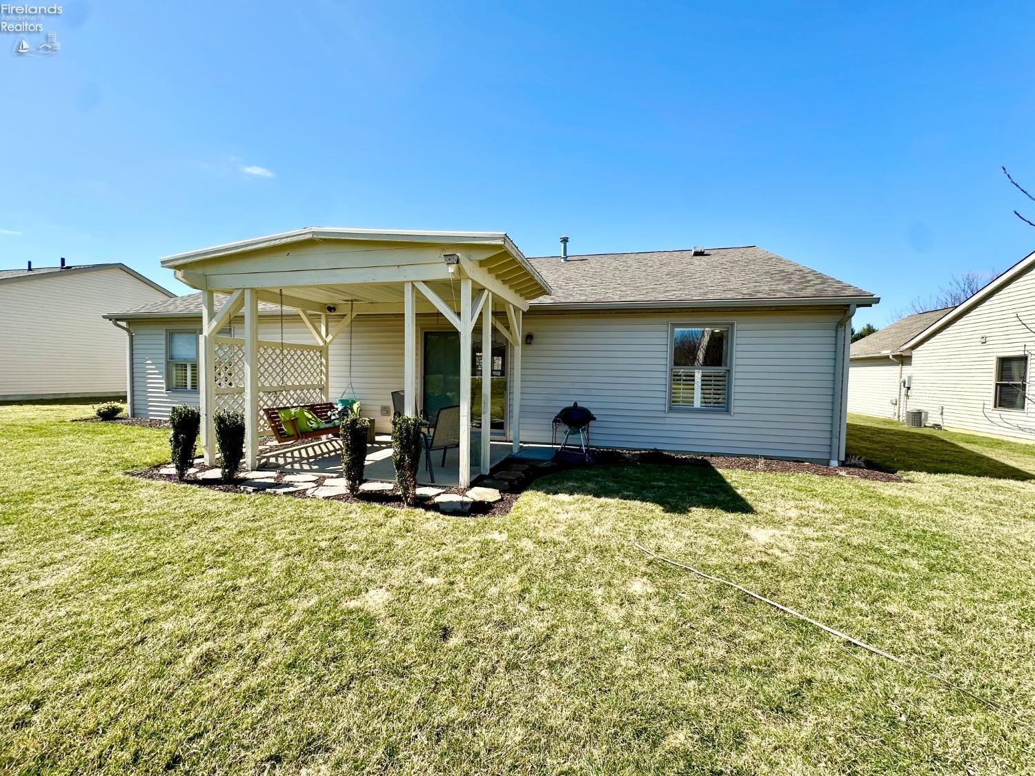 1706 W Lake Forest Frst, Huron, Ohio image 34