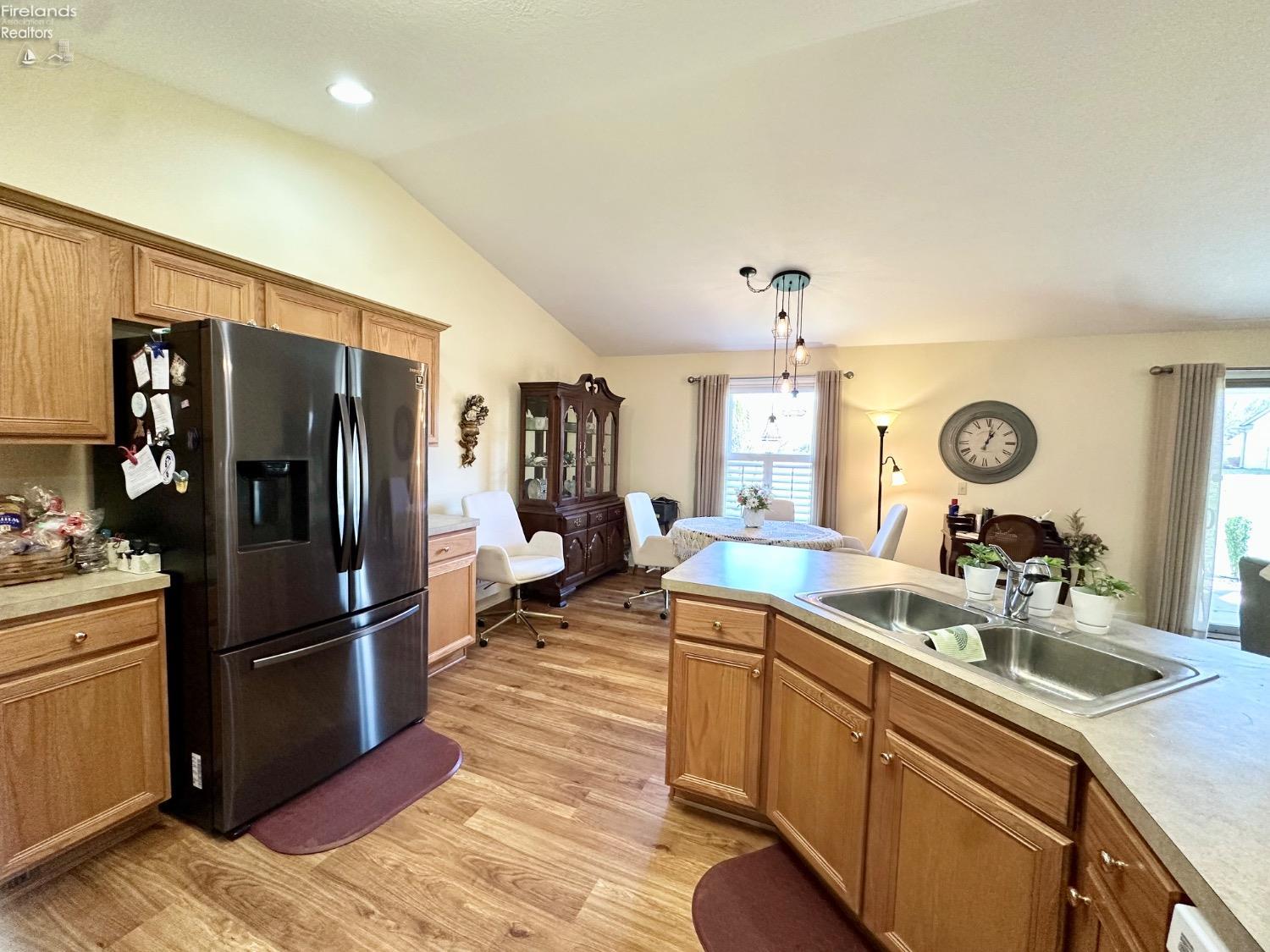 1706 W Lake Forest Frst, Huron, Ohio image 14