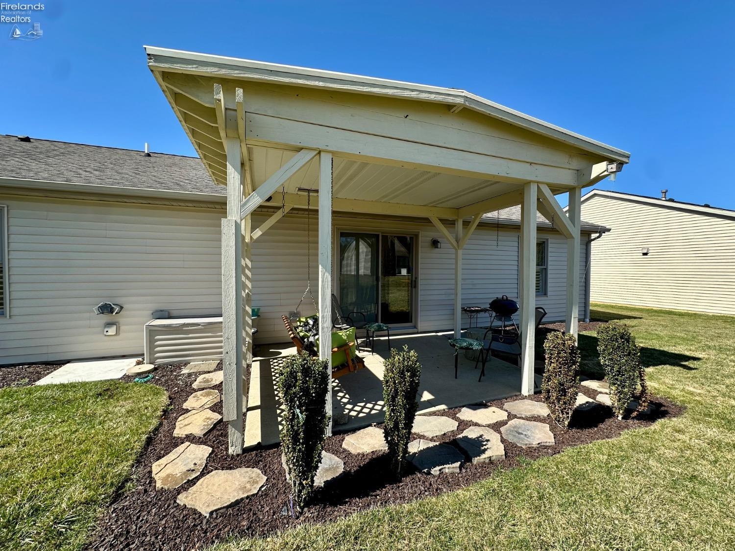 1706 W Lake Forest Frst, Huron, Ohio image 36