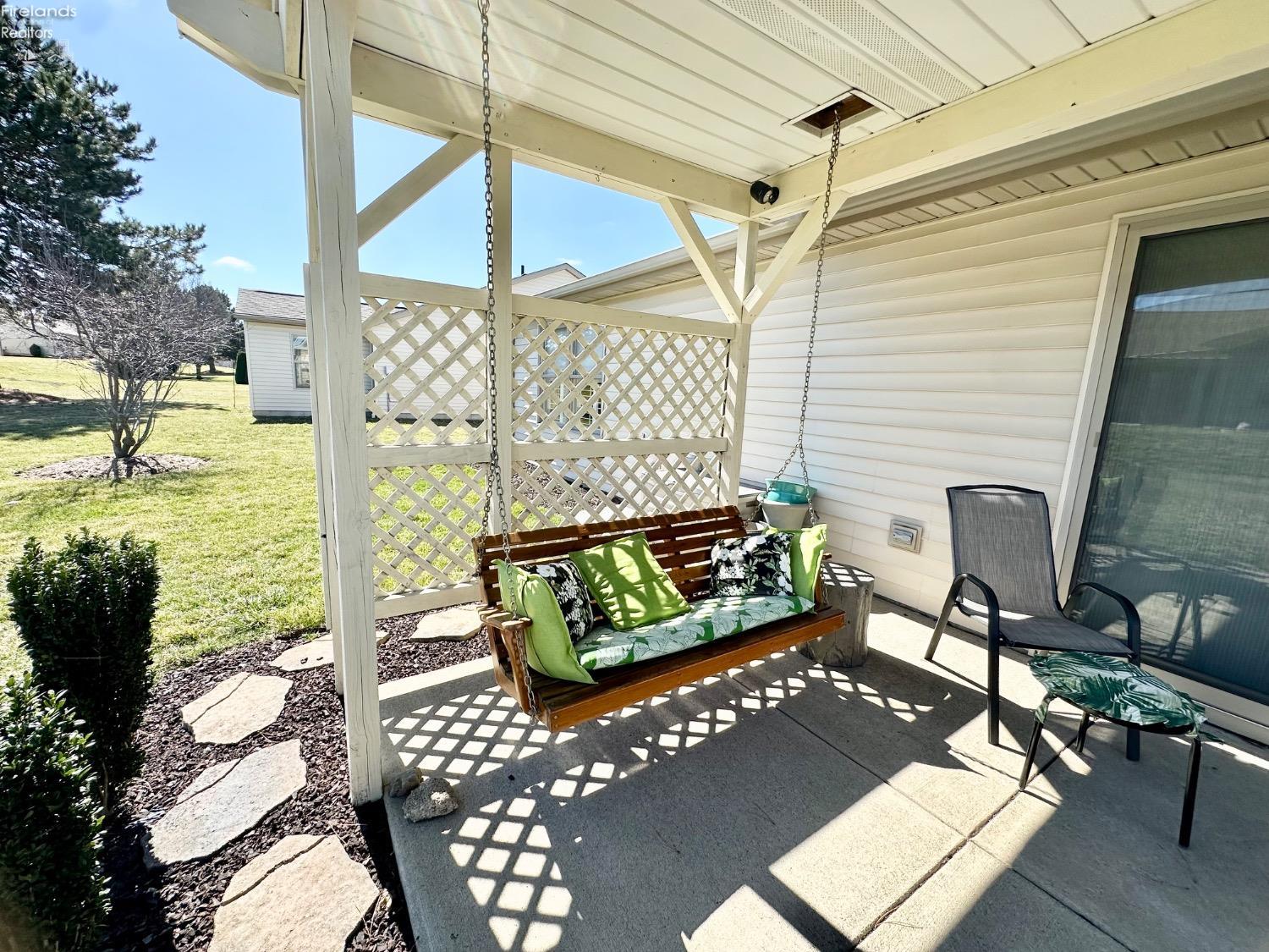 1706 W Lake Forest Frst, Huron, Ohio image 38