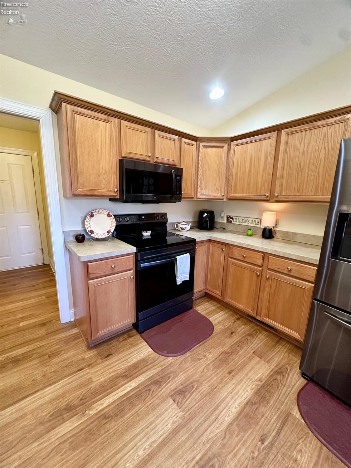 1706 W Lake Forest Frst, Huron, Ohio image 17