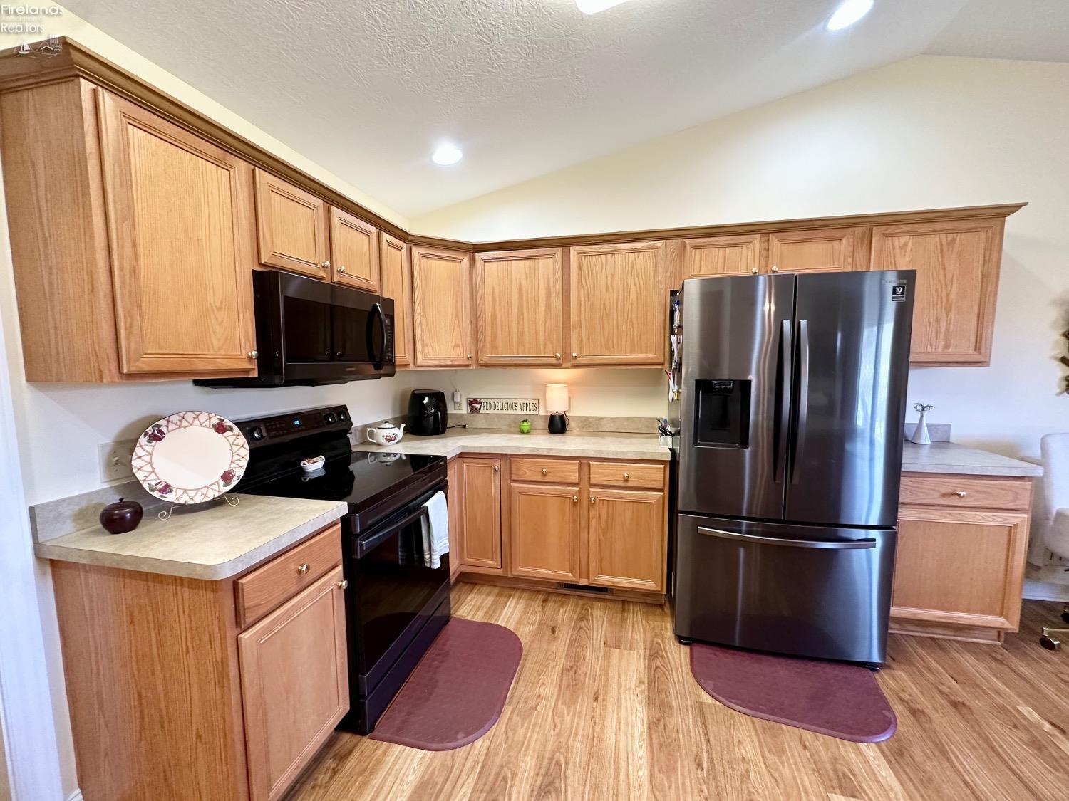 1706 W Lake Forest Frst, Huron, Ohio image 12