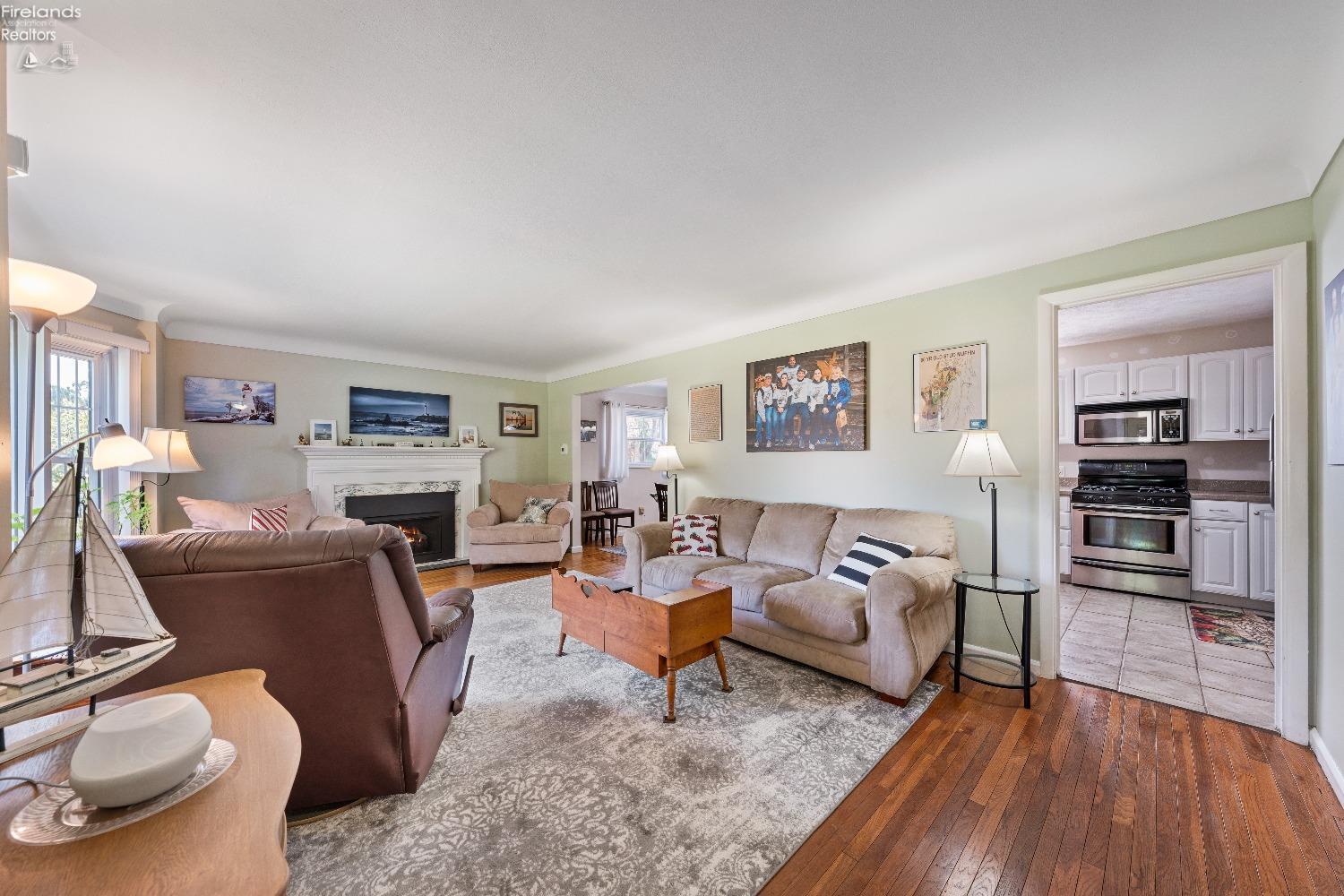 208 SE Cedar Brook Lane, Sandusky, Ohio image 4