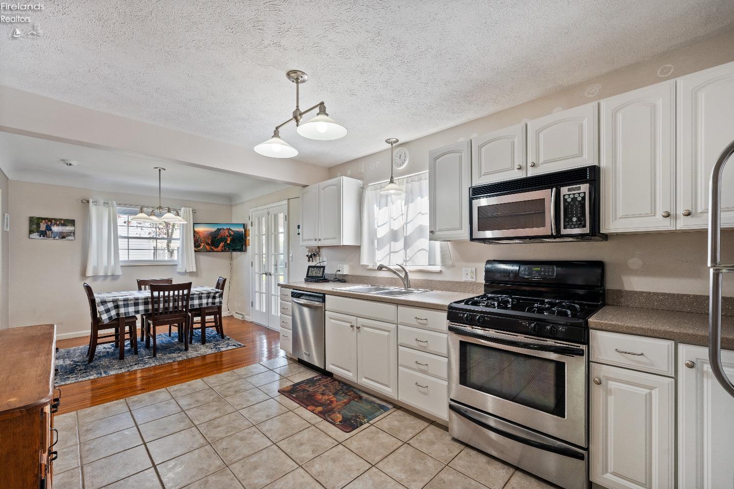 208 SE Cedar Brook Lane, Sandusky, Ohio image 12
