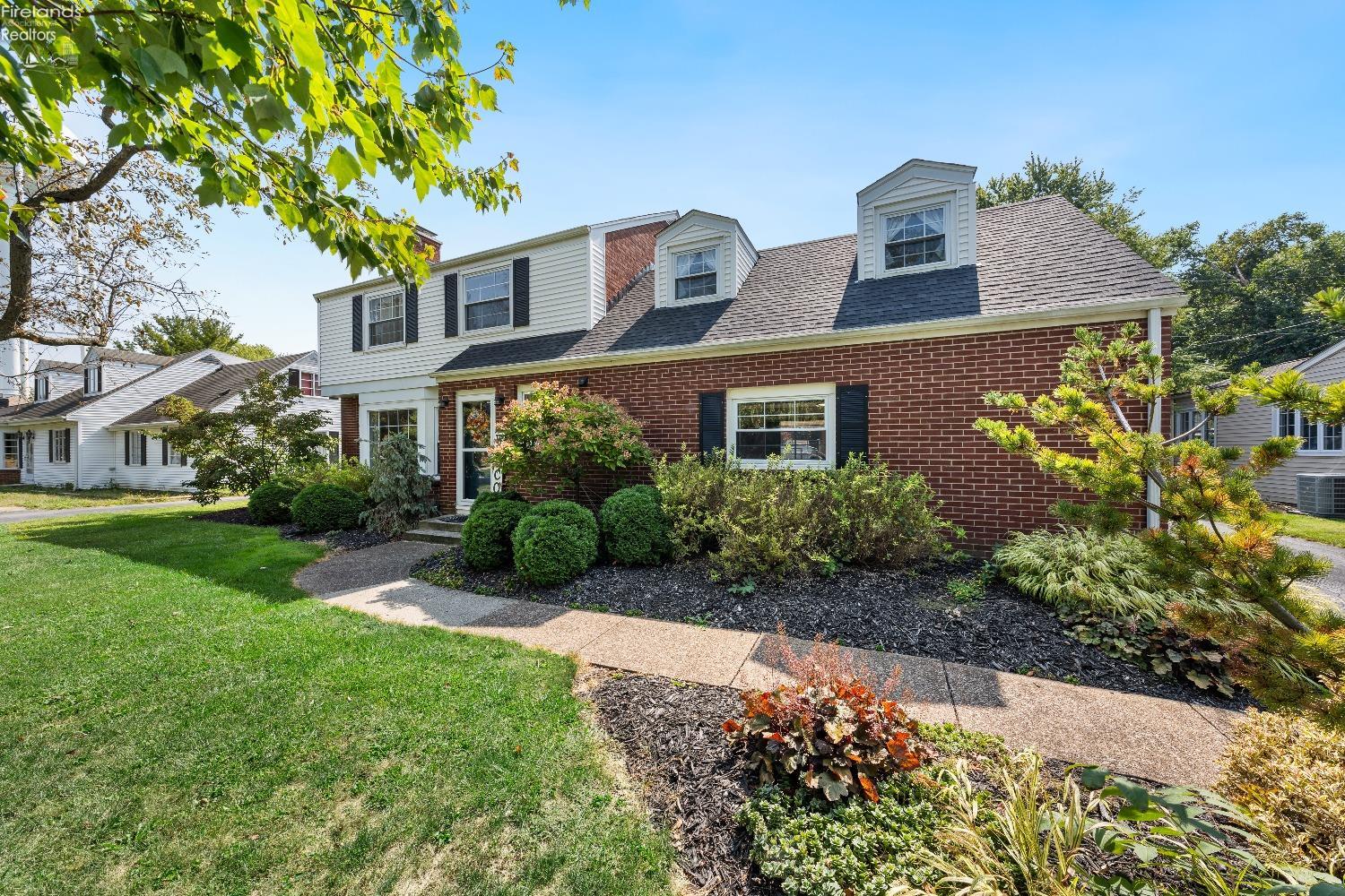 208 SE Cedar Brook Lane, Sandusky, Ohio image 2