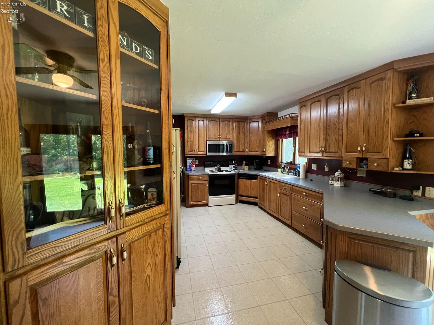 6 Breezewood Drive, Norwalk, New Mexico image 2