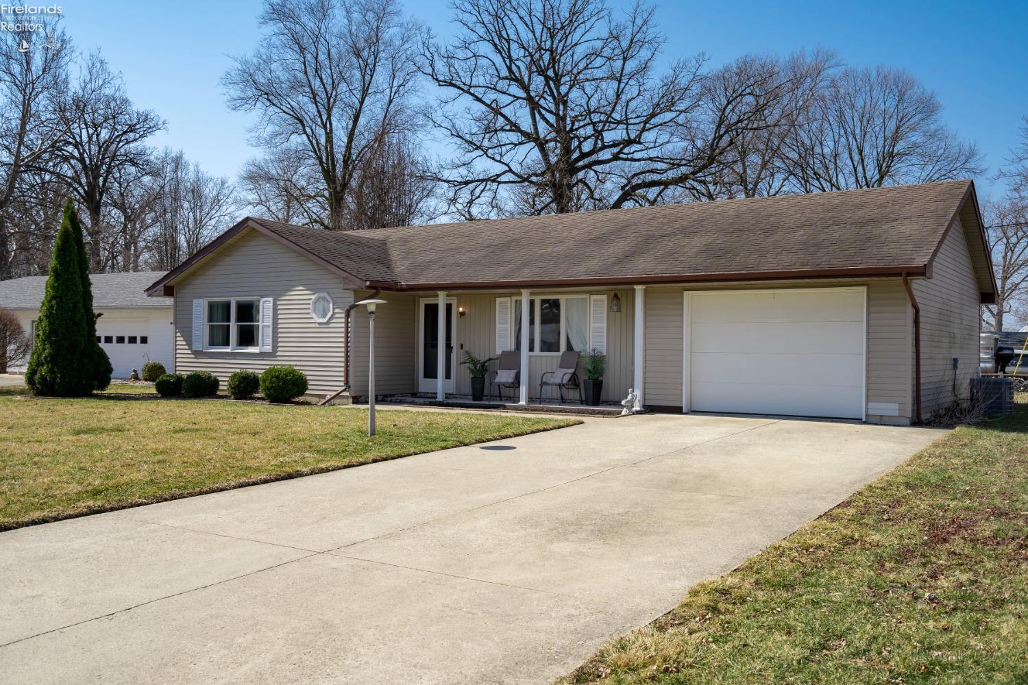 780 Lawndale Drive, Fremont, Ohio image 4