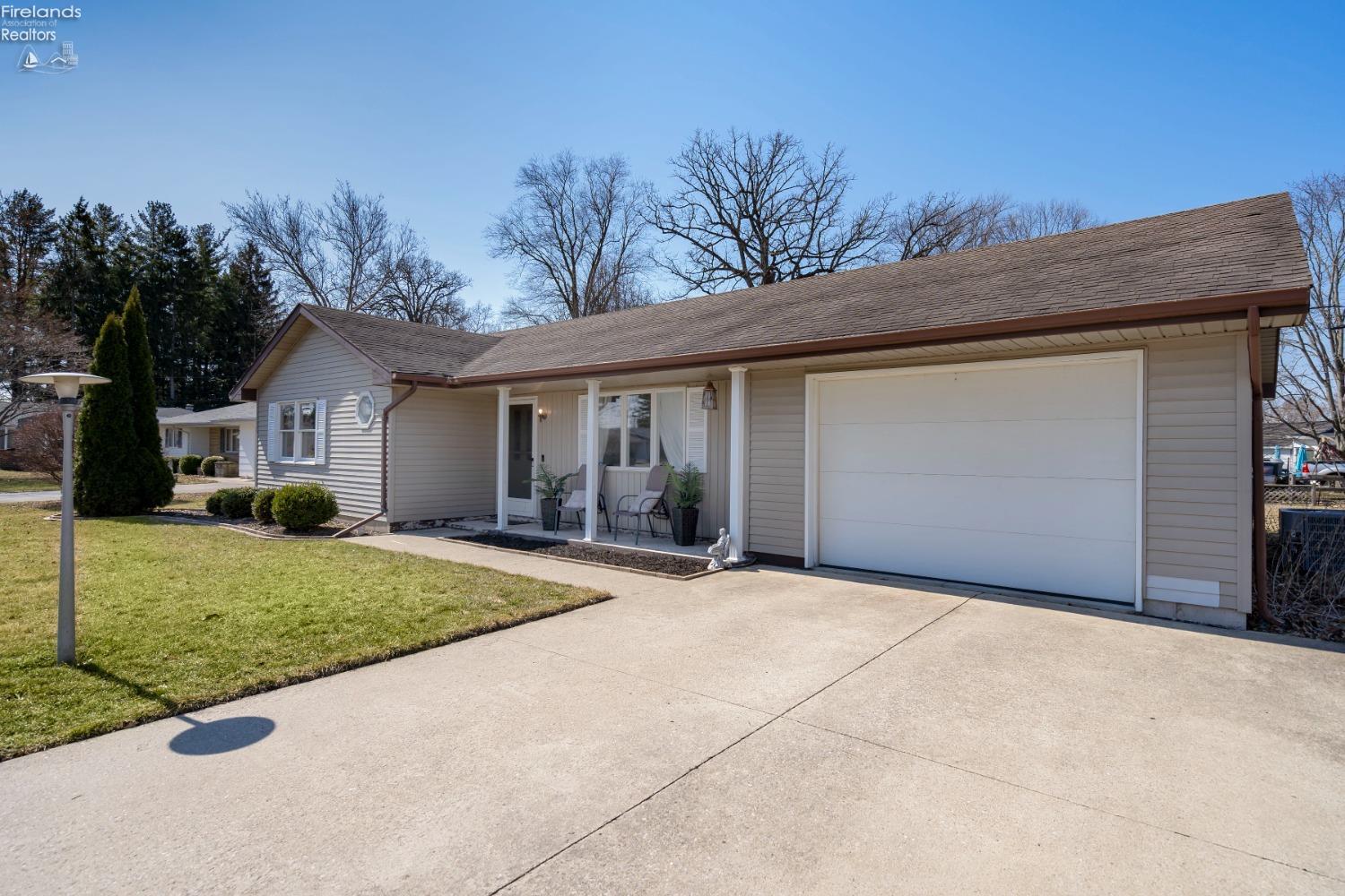 780 Lawndale Drive, Fremont, Ohio image 5