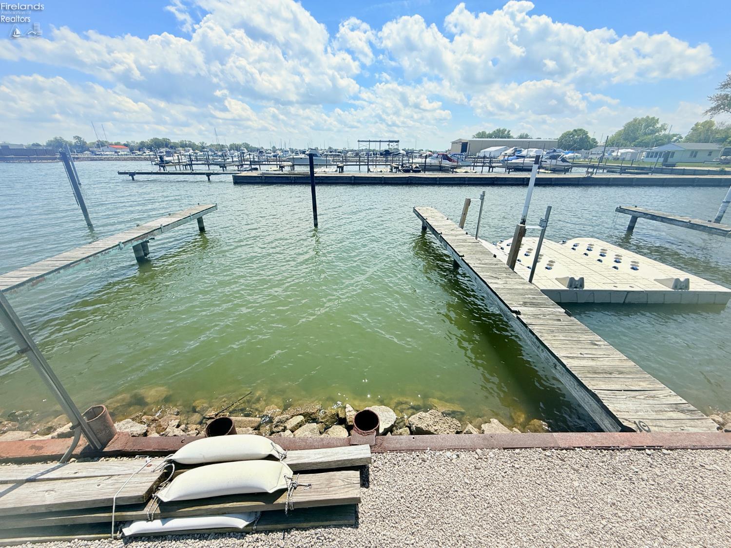 5475 E Mabel Drive, Port Clinton, Texas image 3