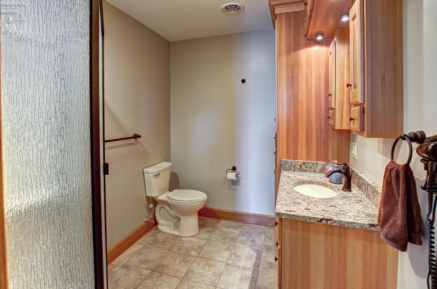 5475 E Mabel Drive, Port Clinton, Texas image 31